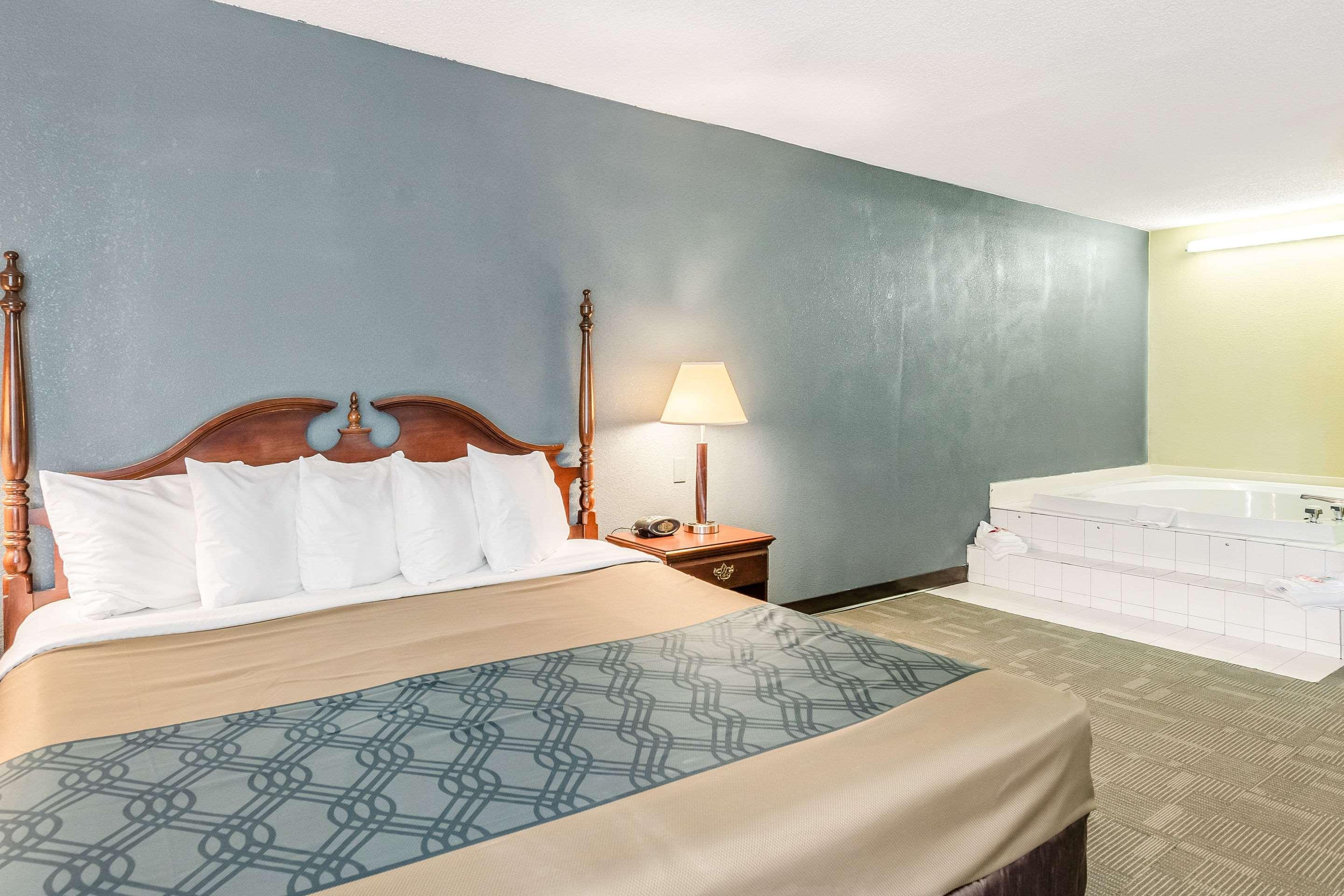 Econo Lodge Inn&Suites Radford-Blacksburg Area Esterno foto